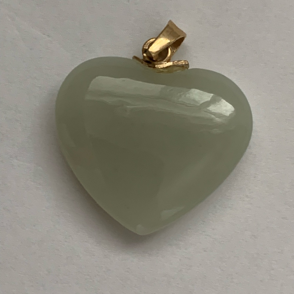 New vintage stone heart pendant